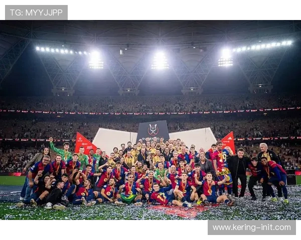 比利亚雷亚尔前锋谈对阵巴萨：球队有信心延续主场强势